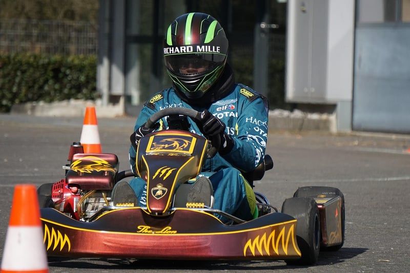 Maîtrisez la position de votre siège de kart pour des courses optimales en 2026