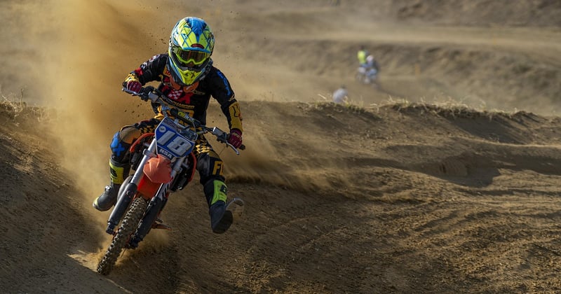 Lire un virage avant de tourner sur la piste