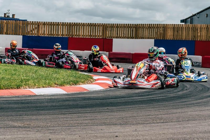Pourquoi le karting est le meilleur sport automobile pour les enfants en 2026