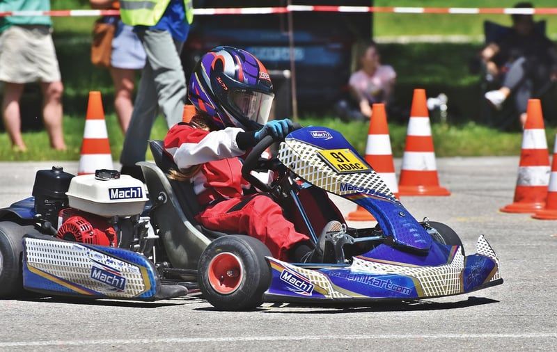 Découvrez comment organiser une course de karting entre amis inoubliable en 2026